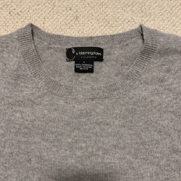 Bloomingdale’s Grey Cashmere sweater. - Picture 2 of 5